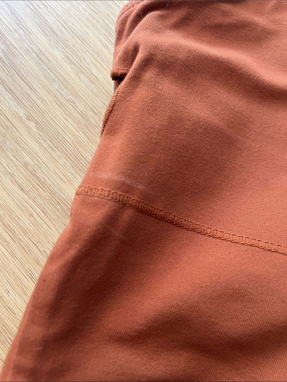 Amazon Basics Performance Rust Cropped V-Neck Tank - Picture 6 of 6